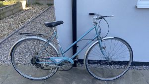Raleigh Estelle Ladies Bike c 1984 pale blue and silver