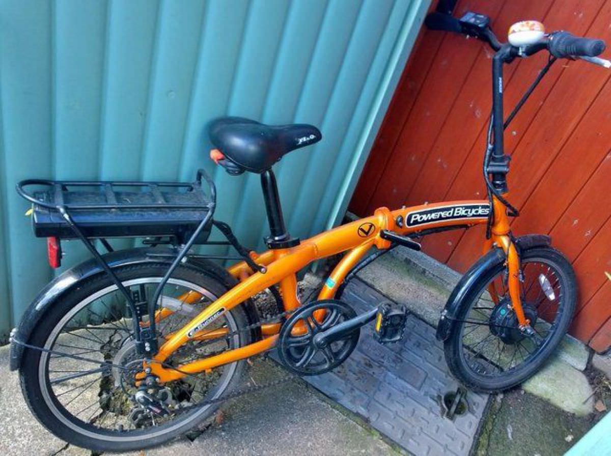 Electric powered bicycle *great for commuting* LIKE NEW!