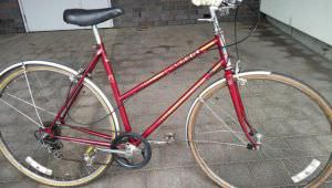 Classic Ladies Peugeot town bike. 21inch Lightweight frame,