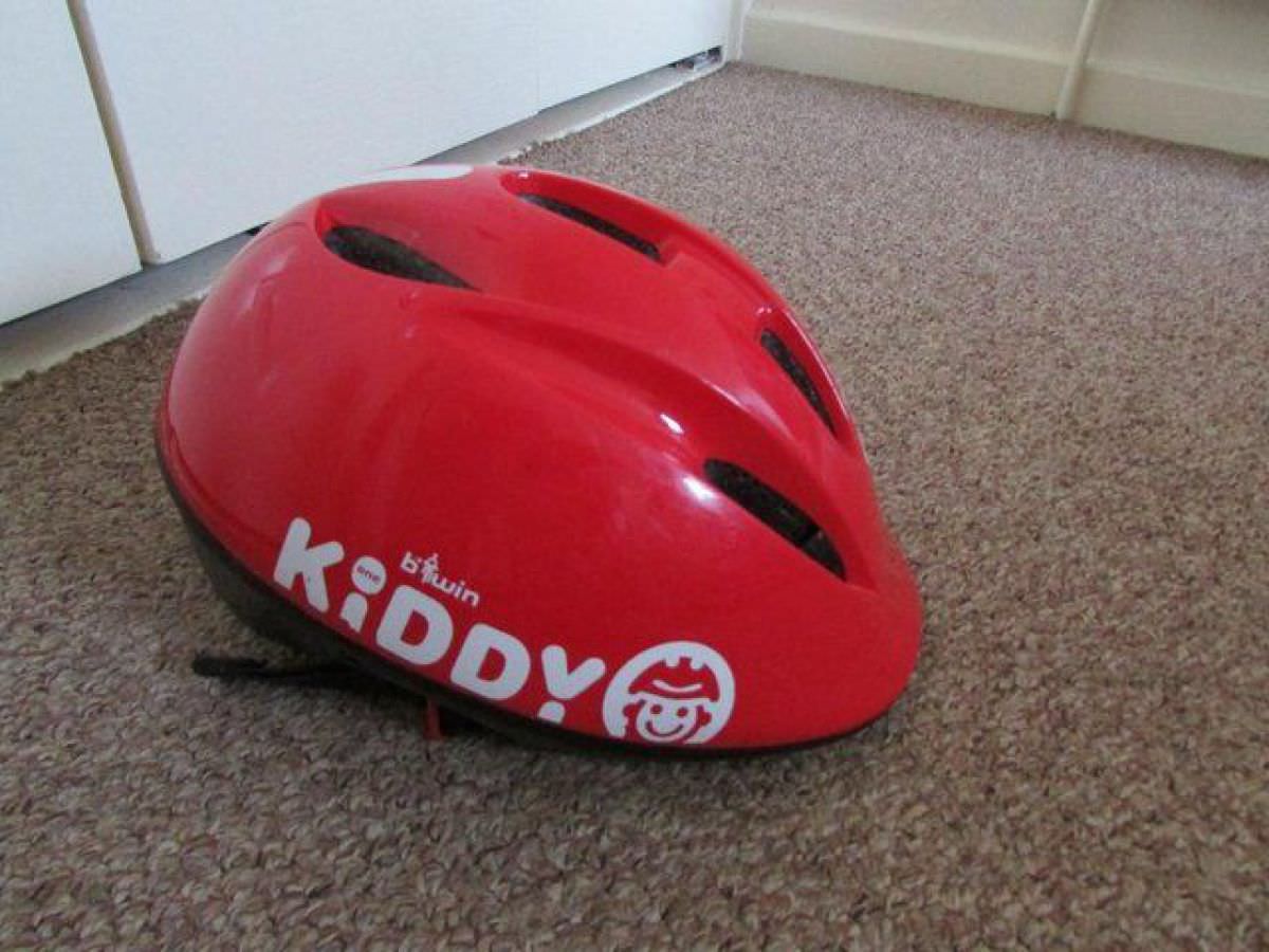 Child's B'Twin Cycle Helmet
