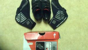 Specialized sport Rd cycle shoes size 7(41) plus overshoes.