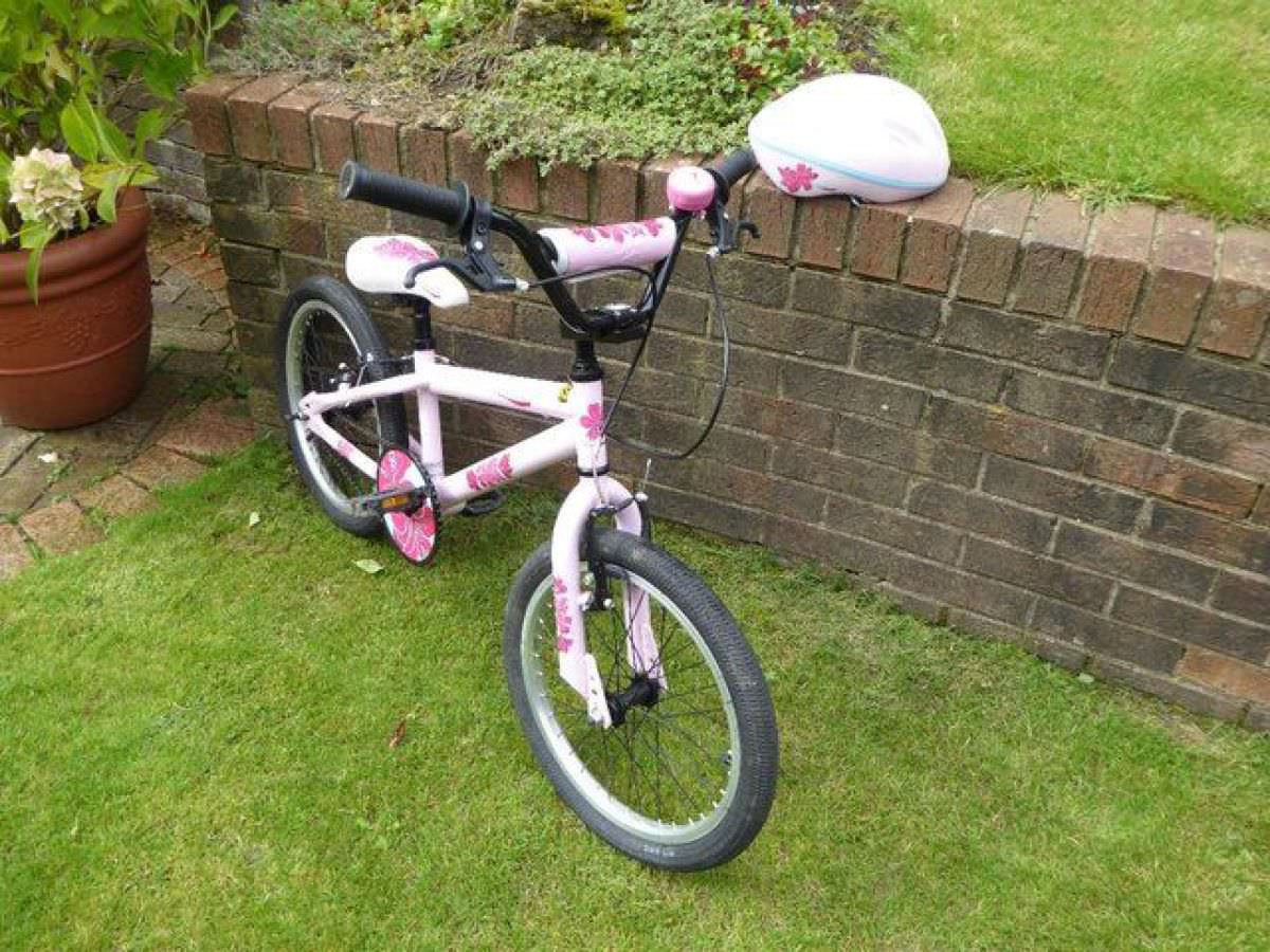 Girl's Apollo Kinx bike