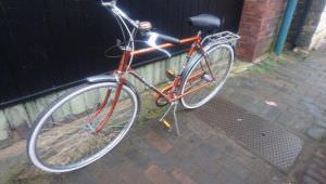 VINTAGE 1980S RALEIGH ESQUIRE MENS BICYCLE FAB COLOUR G/C