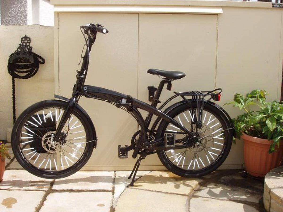 Dahon black IOS XL folding bike (2011)