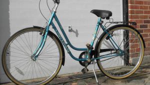 Universal Ladies Bicycle with 3 Speed Sturmey Archer Gears
